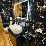 Daire Tiki Luxury In Center Tiran